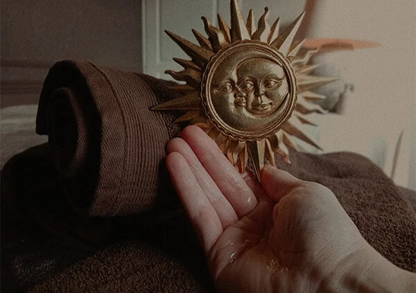 Les Rituels de Mana - Main et Soleil